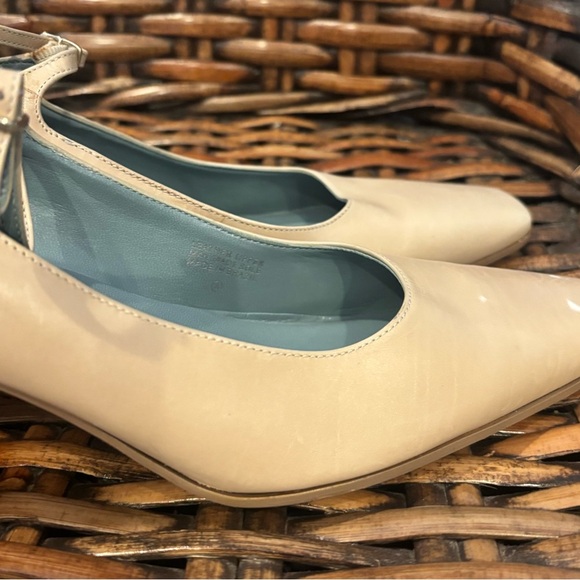 Etienne Aigner Cream Heels with Wooden Block Heel in size 10. Great condition! - Picture 4 of 15